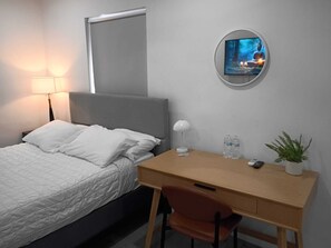 1 chambre, fer et planche à repasser, accès Internet, draps fournis
