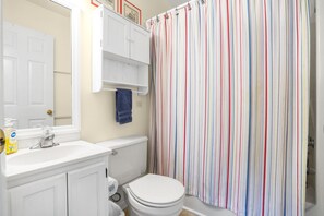 Bathroom - Half Shell | Clean accommodations close to Beach Road! (Chincoteague Island)