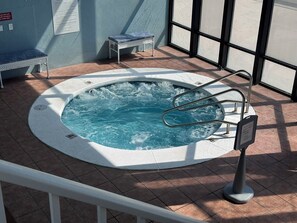 Property grounds - Welcome to Paradise! This 2/2 Prime Beach getaway awaits you ~~~ (Orange Beach)