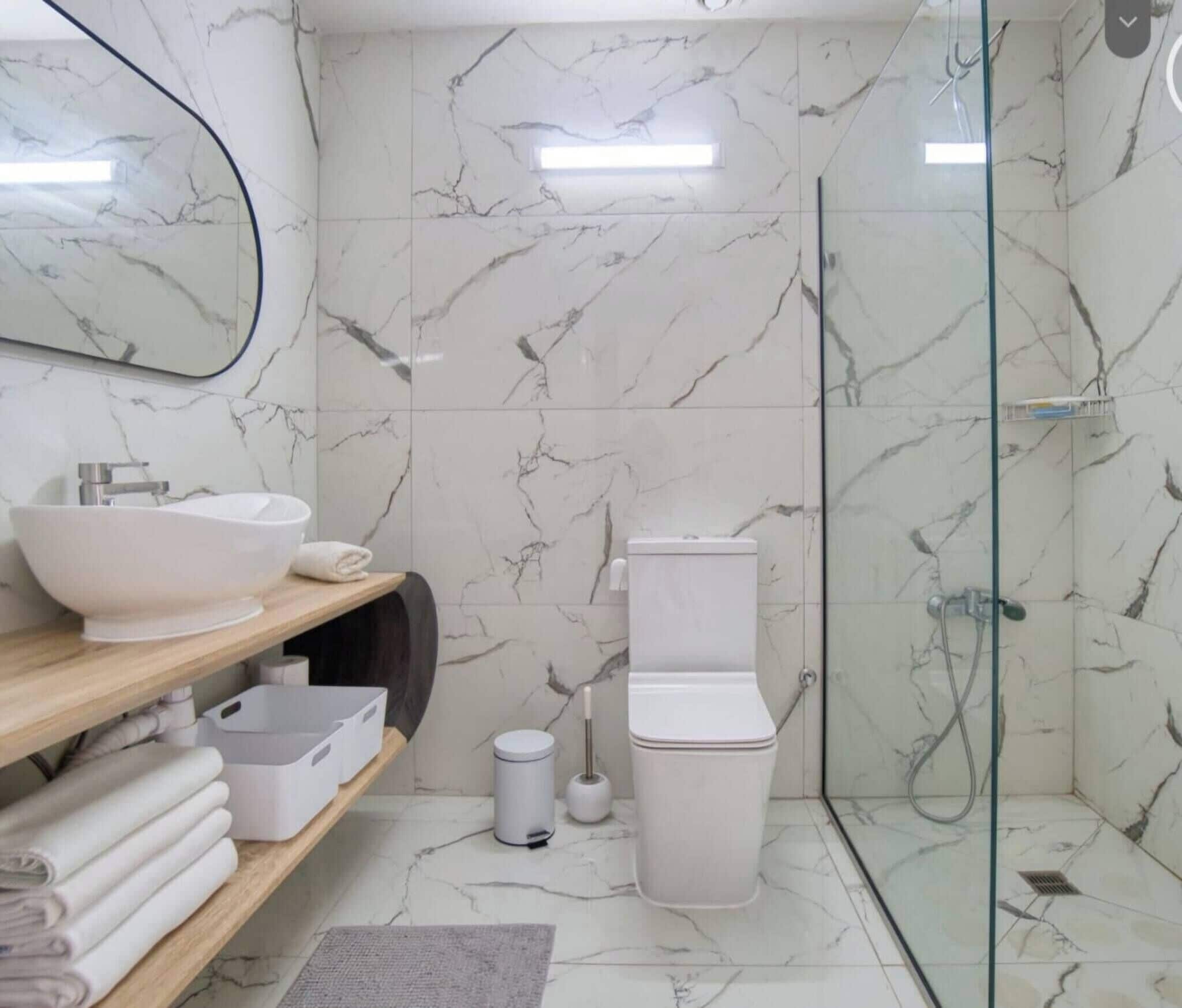 House, 4 Bedrooms, Balcony | Bathroom