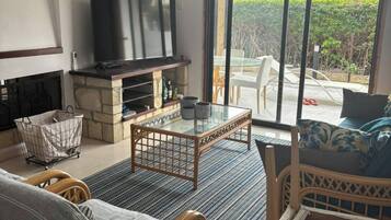 Rumah, 4 kamar tidur, balkon | Ruang keluarga