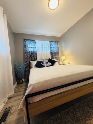 Room - Cozy Furnished 3BR • Cul‑de‑Sac • Spacious Yard for Kids & Pets (Dayton)