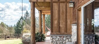 Roosters Coop - Wine Country at a Rustic, Lodge Style Retreat with Hot Tub & Pool