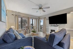 Smart-TV, Kamin, Videospiele