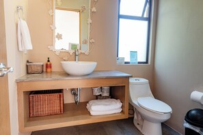 Shower, hair dryer, towels, toilet paper - Private Home Near Beach, Surf spots and Town (Sayulita)