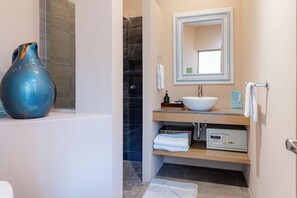 Shower, hair dryer, towels, toilet paper - Private Home Near Beach, Surf spots and Town (Sayulita)