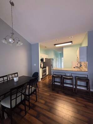 Dining - Cozy Myrtle Beach Condo with Indoor/Outdoor Pools (Myrtle Beach)