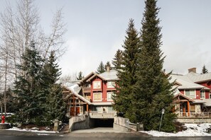 Exterior - Cozy Whistler Townhouse (Symphony), steps to village ski lifts and bike trails (Whistler)