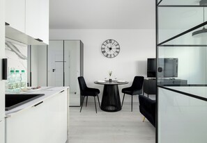 Dining - Szczecin Bronowicka Modern Apartment (Szczecin)