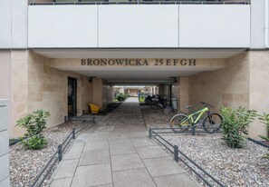 Exterior detail - Szczecin Bronowicka Modern Apartment (Szczecin)