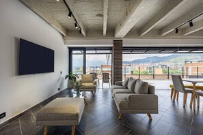 Apartment, 3 Bedrooms, Smoking, Private Pool | Interior - Grandioso Penthouse con Vista Panoramica y Jacuzzi (Medellín)