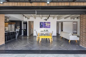 Apartment, 3 Schlafzimmer, Raucher, eigener Pool | Speisen