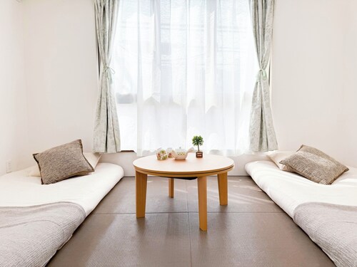 5min walk to Tsuruhashi station near onsen and shopping streets