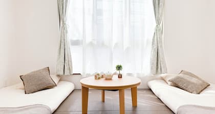 5min walk to Tsuruhashi station near onsen and shopping streets