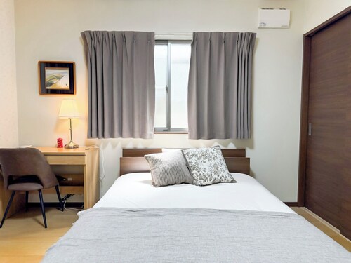 5min walk to Tsuruhashi station near onsen and shopping streets