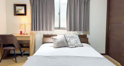 5min walk to Tsuruhashi station near onsen and shopping streets