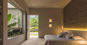 Tabla de planchar con plancha, wifi y ropa de cama 