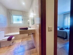 Shower, hair dryer, towels - Calma Mar by Costabravaway (Sant Feliu de Guíxols)