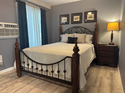 Perfect 2bedroom cottage with lake front, a bird sanctuary in peaceful Lady Lake