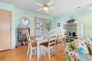 Dining - "Pirate Pride" a Charming 3 Bedroom, 2 Bathroom, Dunes Home! (Holden Beach)
