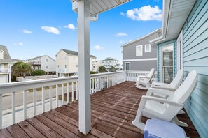 Terrace/patio - "Pirate Pride" a Charming 3 Bedroom, 2 Bathroom, Dunes Home! (Holden Beach)