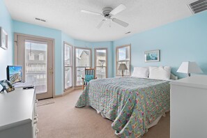 3 bedrooms, free WiFi - "Pirate Pride" a Charming 3 Bedroom, 2 Bathroom, Dunes Home! (Holden Beach)