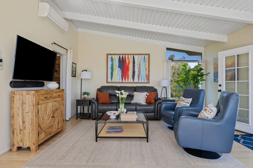 Perfect Getaway Nestled Between Ocean And Park Views! - Santa Barbara, CA