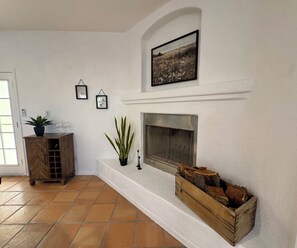 Interior - Poolhouse Retreat / Outdoor Oasis & Pets Welcome (Yuma)