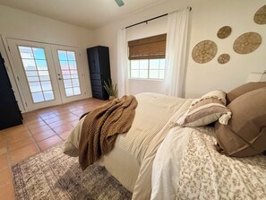 1 chambre, fer et planche à repasser, accès Internet, draps fournis