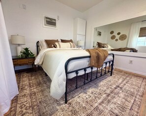 1 chambre, fer et planche à repasser, accès Internet, draps fournis