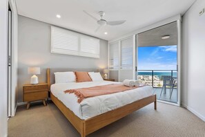 2 bedrooms, iron/ironing board, travel cot, WiFi - Providence Oceanview Retreat with Pool & Spa (Caloundra Region)