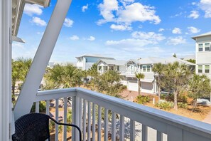 Property grounds - 🌊 2 Resort Pools | Corn Hole | 6-Seater Golf Cart | Bikes | Sleeps 18! (Inlet Beach)