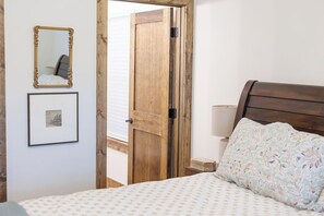 Room - Poolside Cabin + Hot Tub | Steps from Main Pool (Hollister)