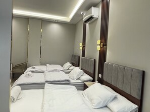 Luxury Triple Room - golden mask pyramids view and jacuzzi  (Giza)