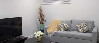 Spacious Stylish Home | Family-Friendly | Free Parking | Close to the Airport