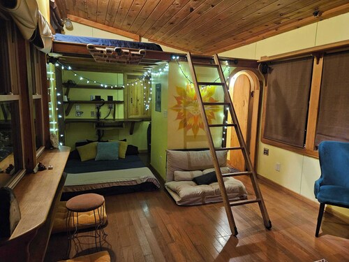 Peaceful Creek Side cabin with AC and onsite sauna edge of Pisgah, Craggy