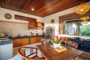 House, 2 Bedrooms, Garden View | Private kitchen - Aris Villa Ubud (Ubud)
