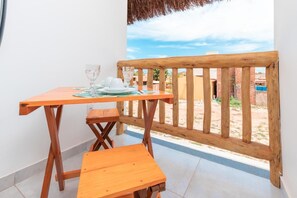 Triple Room, Lanai | Outdoor dining - Villa Vinci Flat (São Miguel do Gostoso)
