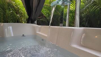 Baignoire à remous extérieure