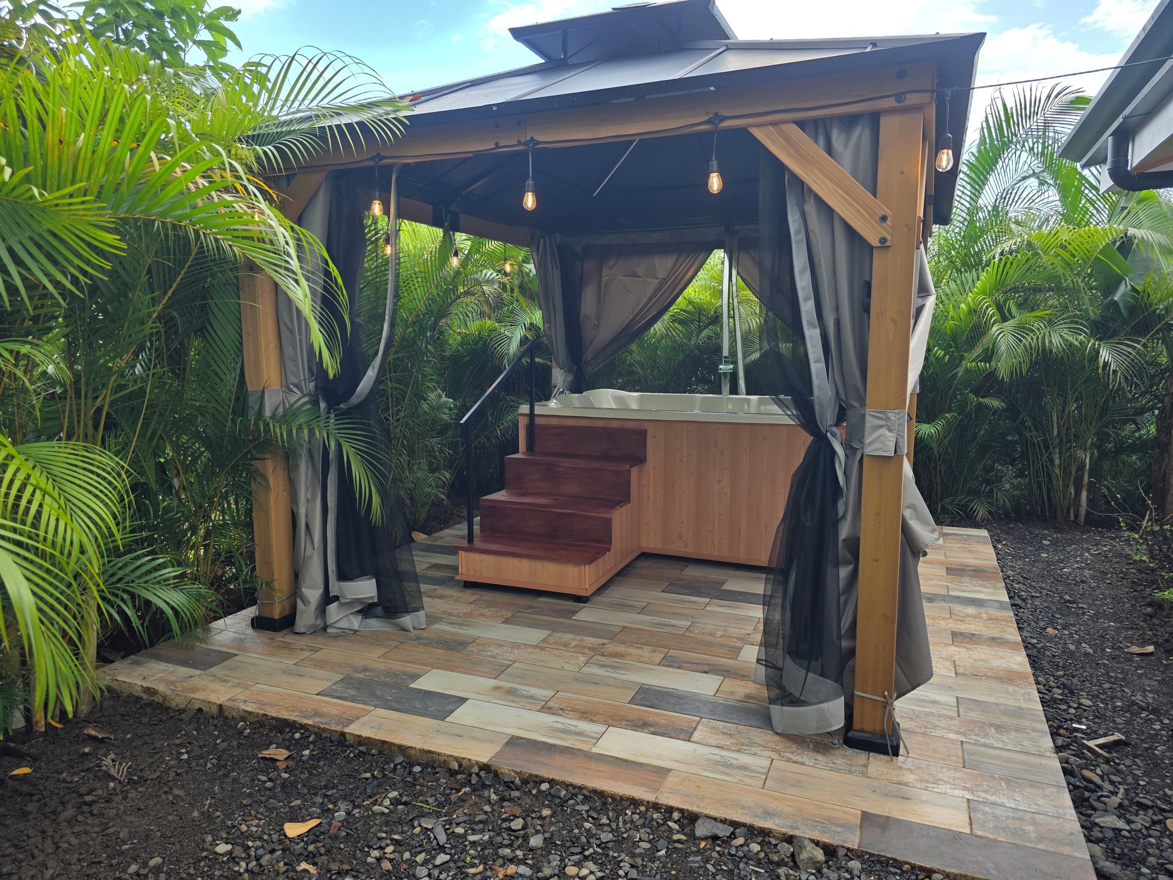 Baignoire à remous extérieure