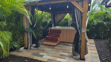 Baignoire à remous extérieure