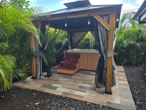 Bañera de hidromasaje exterior