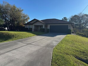 Exterior - Tranquil 1-bedroom house with AC in Lehigh Acres (Lehigh Acres)