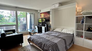 WiFi, bed sheets