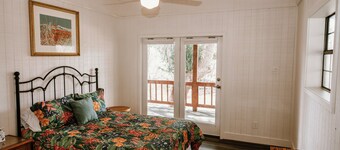 Riverfront, HotTub, BoatRamp, Boat Deck, Sleeps 24