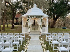 屋外バンケット スペース