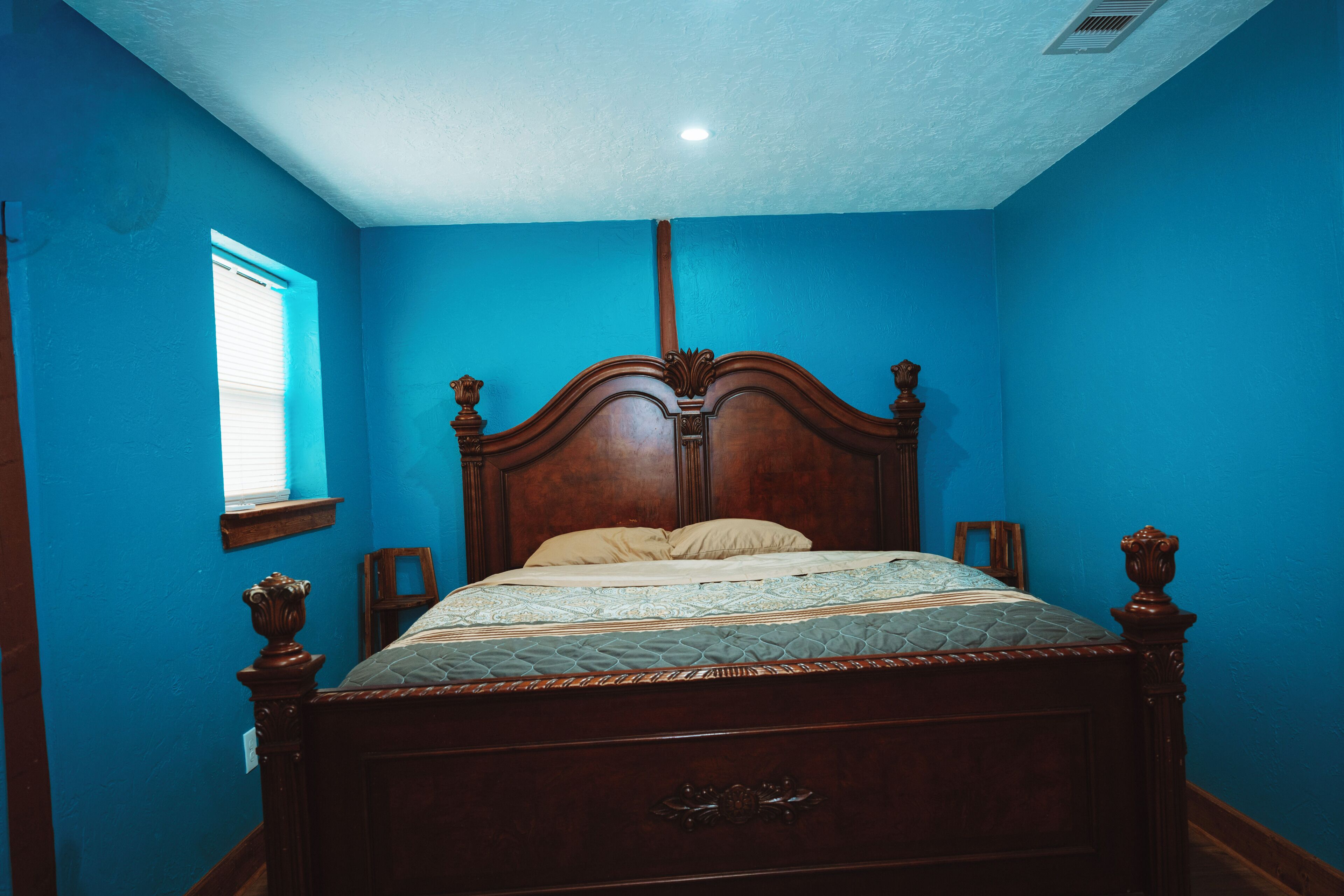 1 bedroom, desk, iron/ironing board, WiFi