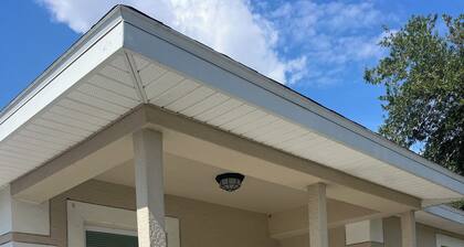 Modern 4-bedroom house in Tampa/riverview