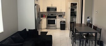Modern 4-bedroom house in Tampa/riverview
