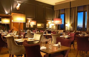 Dining - Doubletree by Hilton Dunblane Hydro (Dunblane)